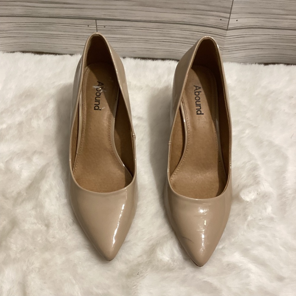 Abound Women's Nude Pumps Size 8 Block Heel Pointed Toe